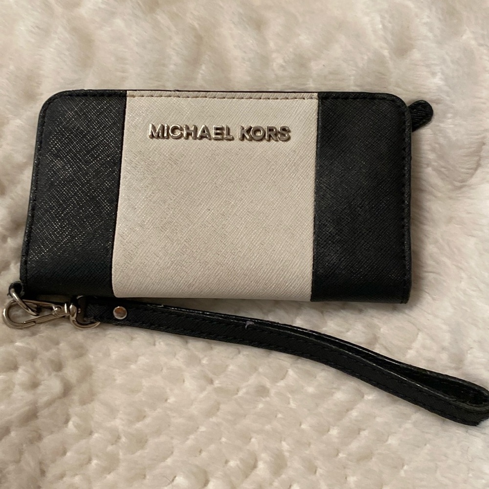 Michael kors wallet